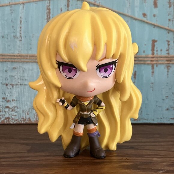 RWBY Yang Xiao Vinyl Figure Series 1 Figurine Doll Blonde Hair Anime 4.5" 2016 - Picture 1 of 8